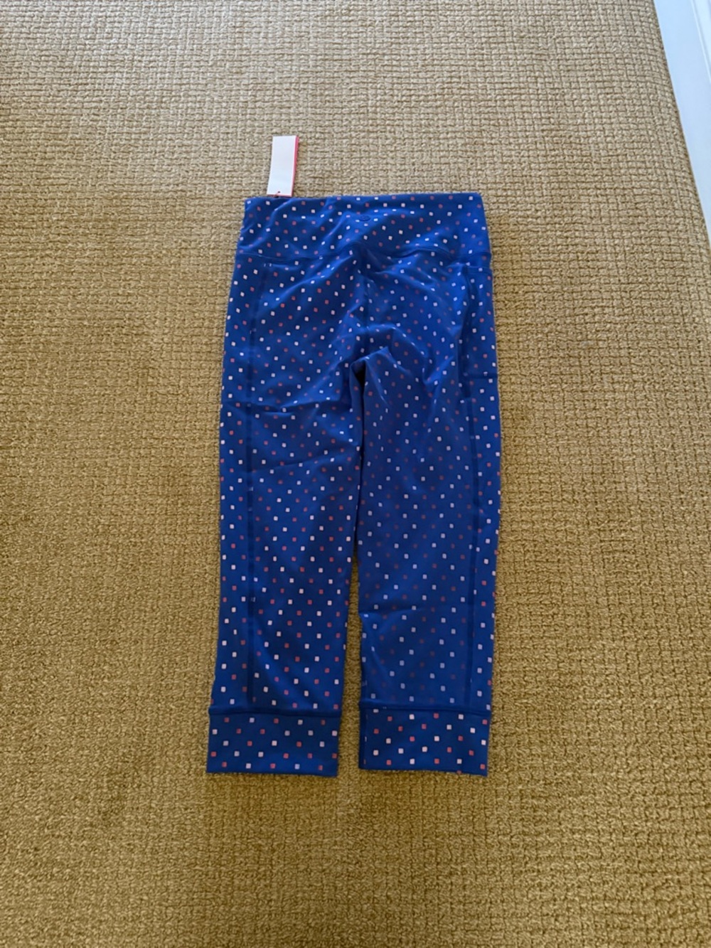 Lilly Pulitzer Weekender Crops - Picture 5 of 8